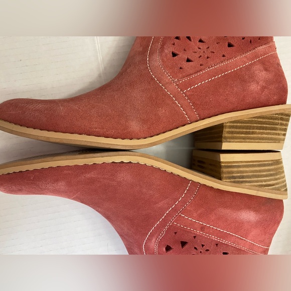 Diba Suede Western Cut Out Ankle Boots Booties  - baby pink - Picture 7 of 7